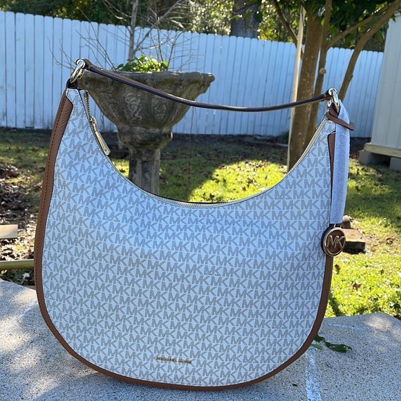 Michael Kors Large Hobo Bag - Picture 4 of 9